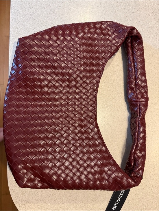 Handbags - Braided Shoulder Hobo Bag in Burgundy by